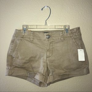 khaki mid rise shorts